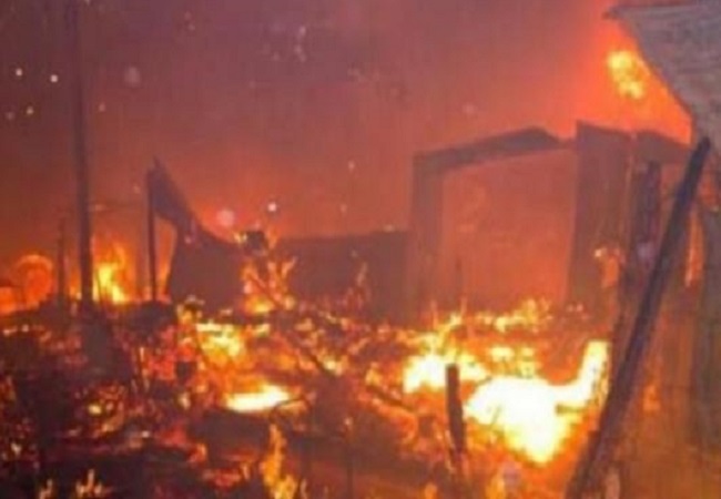बांदा में युवक की जिंदा जलकर मौत, संदिग्ध हालात में लगी घर में आग से 3 और घर हुए स्वाहा