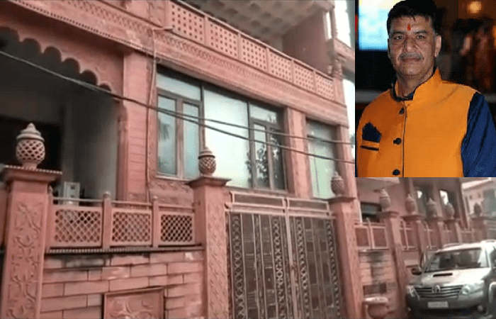 कानपुर में पूर्व कांग्रेस विधायक अजय कपूर और उसके भाई विजय कपूर के घर ईडी का छापा