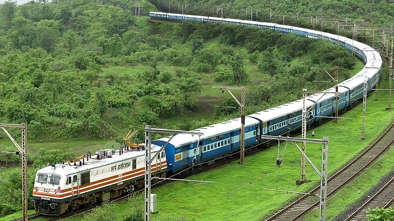 बुंदेलखंड के श्रद्धालुओं के लिए चलेंगी इतनी स्पेशल ट्रेनें, बांदा-कानपुर-इलाहाबाद के यात्रियों को होगी सुविधा