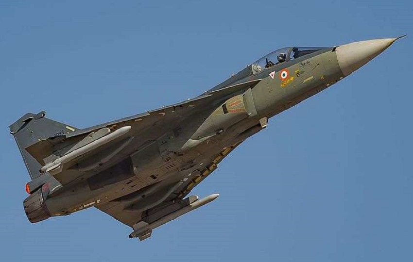 बड़ी खबरः भारतीय वायुसेना ने एलओसी पार कर आतंकी कैंपों पर बरसाए 1000 किलो के बम