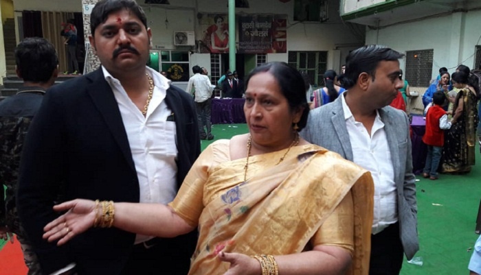 बांदा में भाजपा नेता के होटल से महिला का लाखों की नगदी-जेवर भरा बैग चोरी, मचा हड़कंप