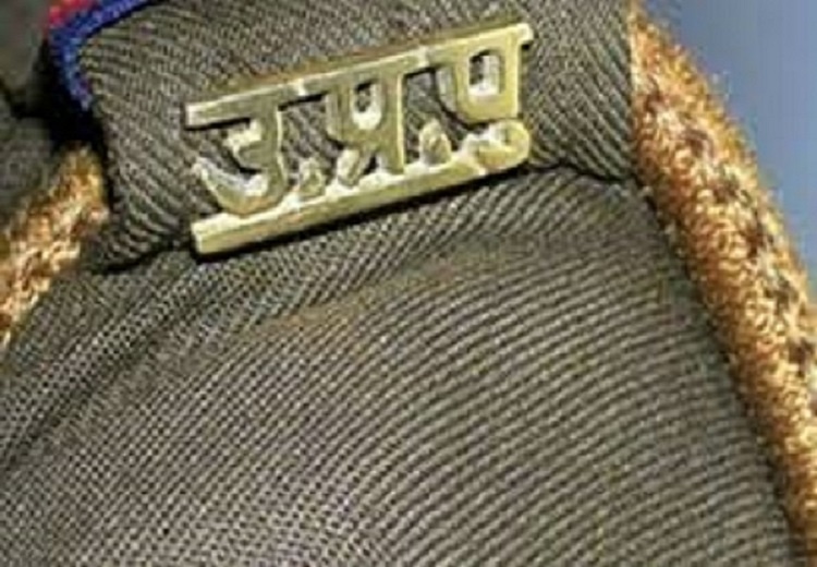 कानपुर में गैंगरेप पीड़िता का सुसाइड मामला- अब भी तीनों आरोपी पुलिस की पकड़ से दूर, 4 पुलिसकर्मी सस्पेंड