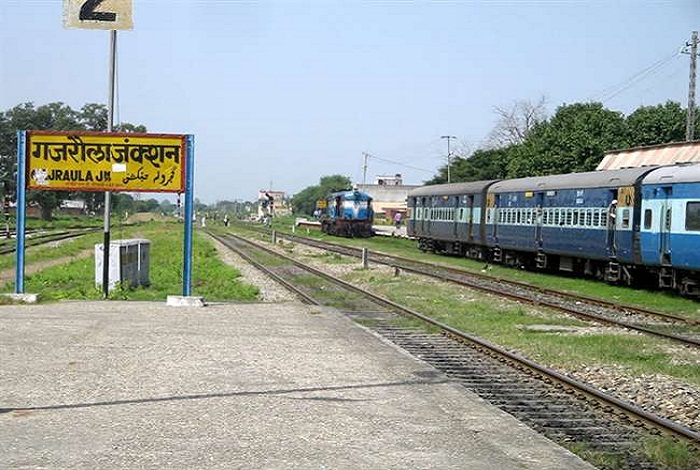 श्रीलंका की तरह राजधानी दिल्ली समेत पश्चिमी यूपी के कई रेलवे स्टेशनों को उड़ाने की धमकी