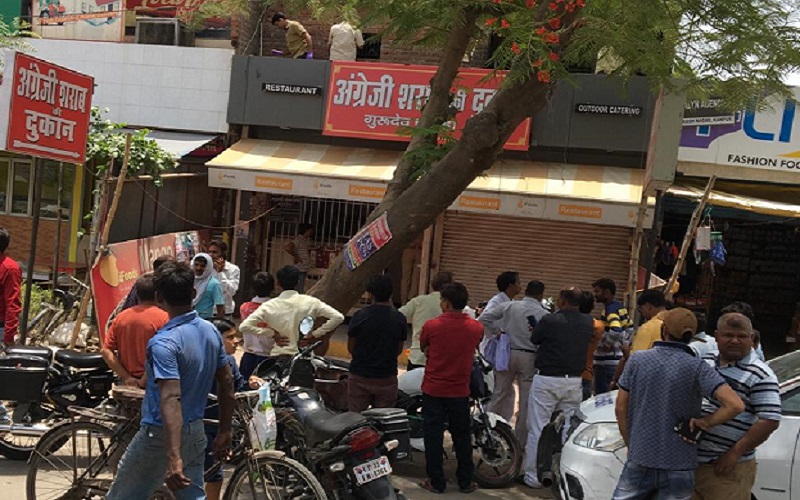 सनसनीः कानपुर के विकासनगर में शराब की दुकान में सेल्समैन की हत्या, गला रेतकर बेरहमी से हुआ कत्ल