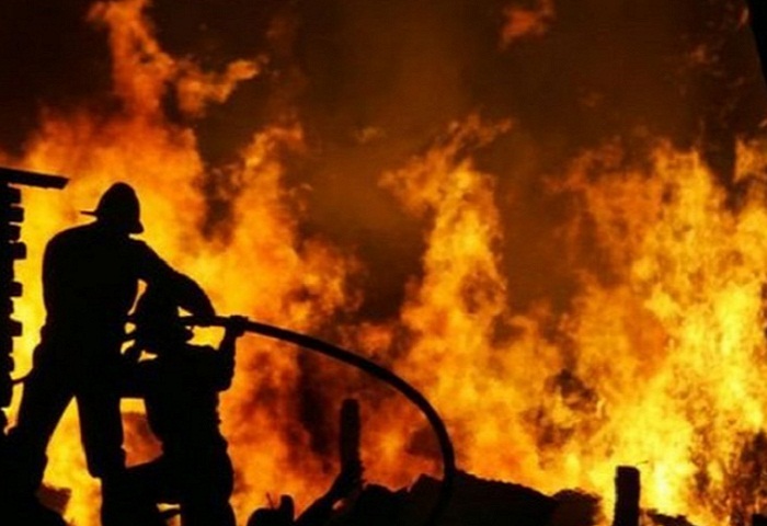 कानपुर में दो जगहों पर आग से लाखों का नुकसान, कई दुकानें जलकर राख