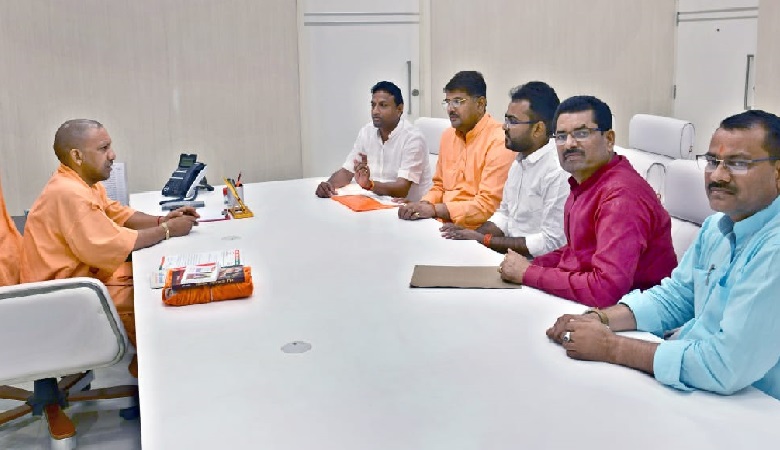 मुख्यमंत्री योगी आदित्यनाथ ने बांदा से गए भाजपा प्रतिनिधि मंडल से मुलाकात की