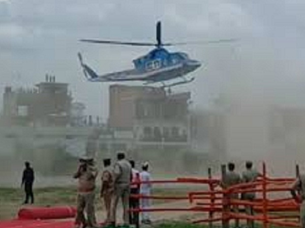 सीएम योगी का हेलीकाप्टर देखने उमड़ी भीड़ में भगदड़, एक की मौत-दो घायल