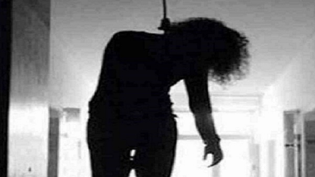 Farrukhabad girl hanged, suspected as sub inspector