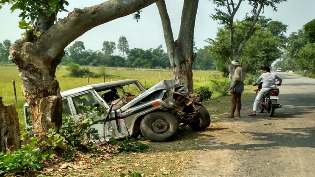 बांदा में हुए हादसे में एमपी के महंत की मौत, चालक घायल