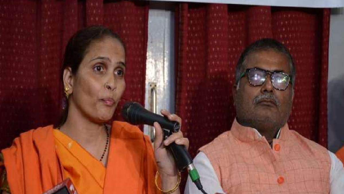 कमलेश तिवारी की पत्नी ने संभाली हिंदू समाज पार्टी की कमान, बोलीं-15 लाख अपमान