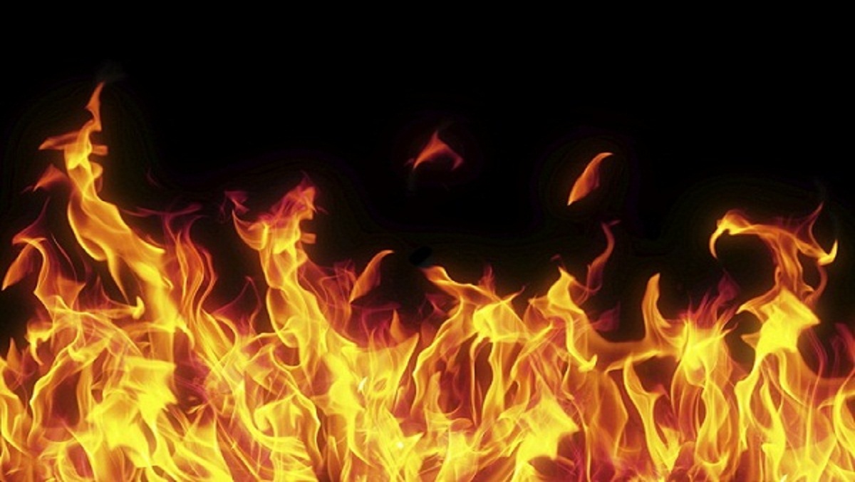 फतेहपुर में झालर से लगी आग, मां-बेटे की जलकर मौत