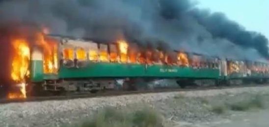 pakistani train fire 60 killed