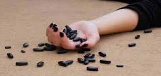 Girl student commits suicide after scolding father in Banda