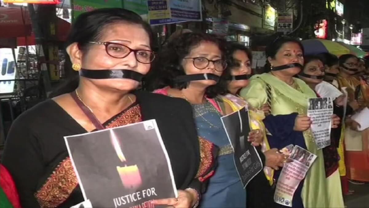 हैदराबाद में महिला डाक्टर से गैंगरेप-मर्डरः एक आरोपी की मां बोली-बेटे को चाहे जिंदा जलाओ, चाहे फांसी दो