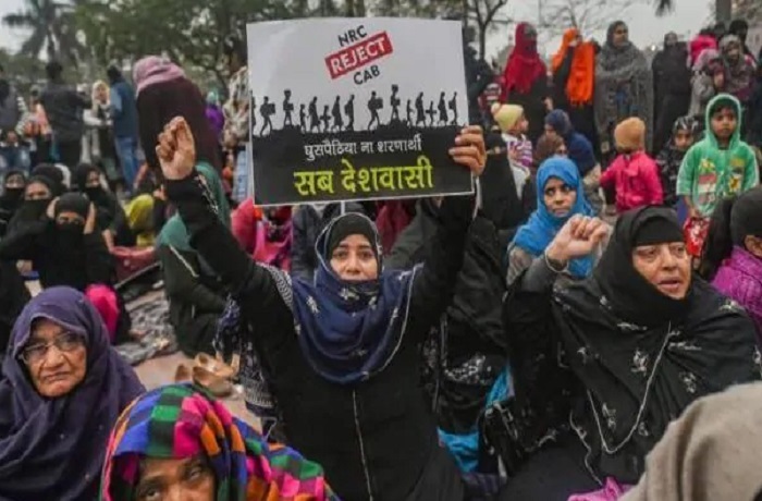 सीएएः लखनऊ में मुनव्वर राणा की दो बेटियों समेत 150 पर मुकदमा, सख्त एक्शन की तैयारी