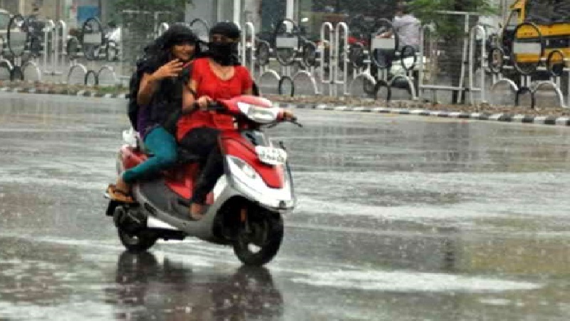 girl in raining photo