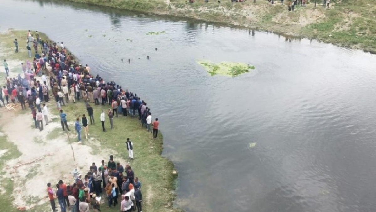 3 बेटियों-देवर संग नदी में कूदी महिला, 3 की मौत-1 की तलाश