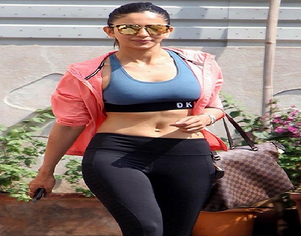 Actress रकुल प्रीत ने शेयर की स्वीमिंग वाली पूल फोटो, फैंस का आया ऐसा रिएक्ट