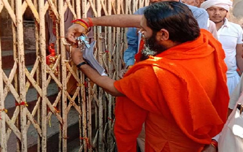 कोरोनाः चित्रकूट में भगवान कामतानाथ मंदिर के पट 31 तक बंद