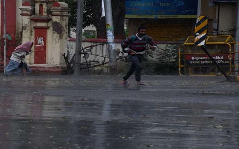 लखनऊ-कानपुर-बांदा-सीतापुर में तेज हवाओं के साथ बारिश