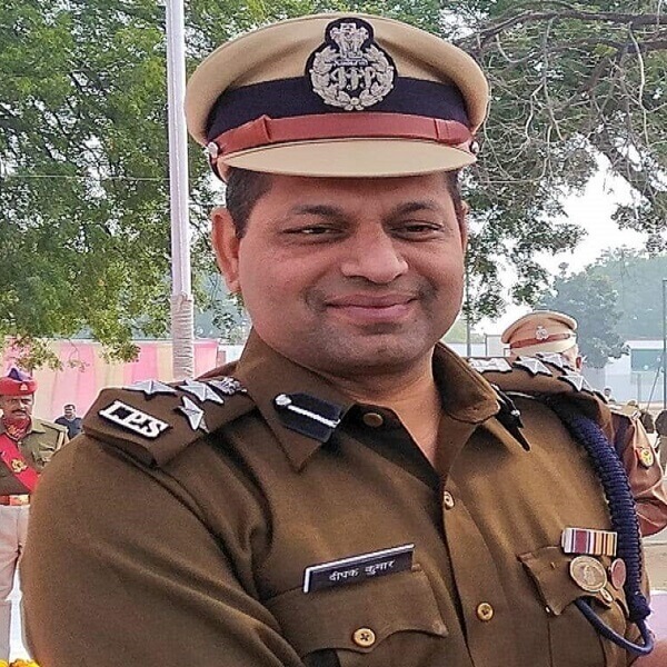 Girvan police in Banda revealed major murder, DIG Deepak Kumar to award Inspector Shashi Pandey