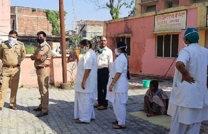 सीतापुर जिला अस्पताल में युवक ने लगाई फांसी, स्वास्थ कर्मियों में हड़कंप