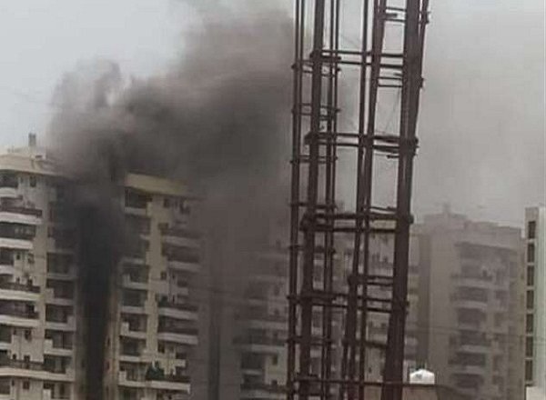 अपेडटः कानपुर के नवाबगंज क्षेत्र में NRI सिटी के टाॅवर में आग से हड़कंप