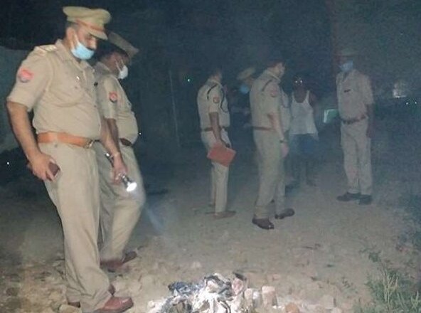 Big News Kanpur : जमीनी विवाद में युवक को पेट्रोल डालकर जलाया