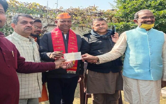 बांदा : भाजपा नेता दलपत सिंह ने राम मंदिर को दिए 11 लाख 11 हजार