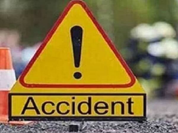 Jaunpur Accident News : A fierce collision in a pick-up truck, 6 people died - 5 injured