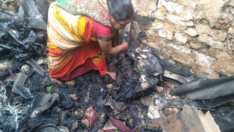 कानपुर में मोमबत्ती से लगी आग, सिलेंडर फटने से घर राख
