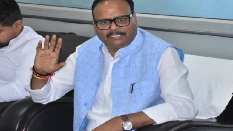 UP : डिप्टी CMO सस्पेंड, बिना ड्यूटी सैलरी पर Deputy CM ब्रजेश पाठक का तगड़ा एक्शन, FIR भी..