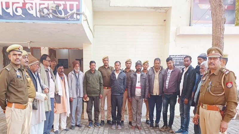 12 gamblers arrested with cash worth lakhs in Banda, read who are arrested 