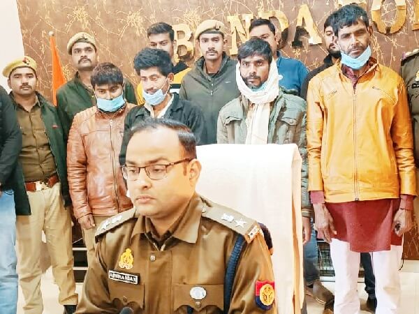 4 thieves of 4 thieves of Banda city, arrested with 3 lakh jabber
