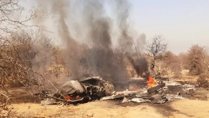 Two Air Force planes crashed in Muraina Madhya Pradesh, one pilot died in three, two are being treated
