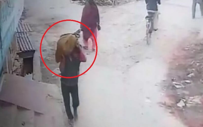 in Meerut killer kept roaming around with woman's deadbody in sack on his shoulder 