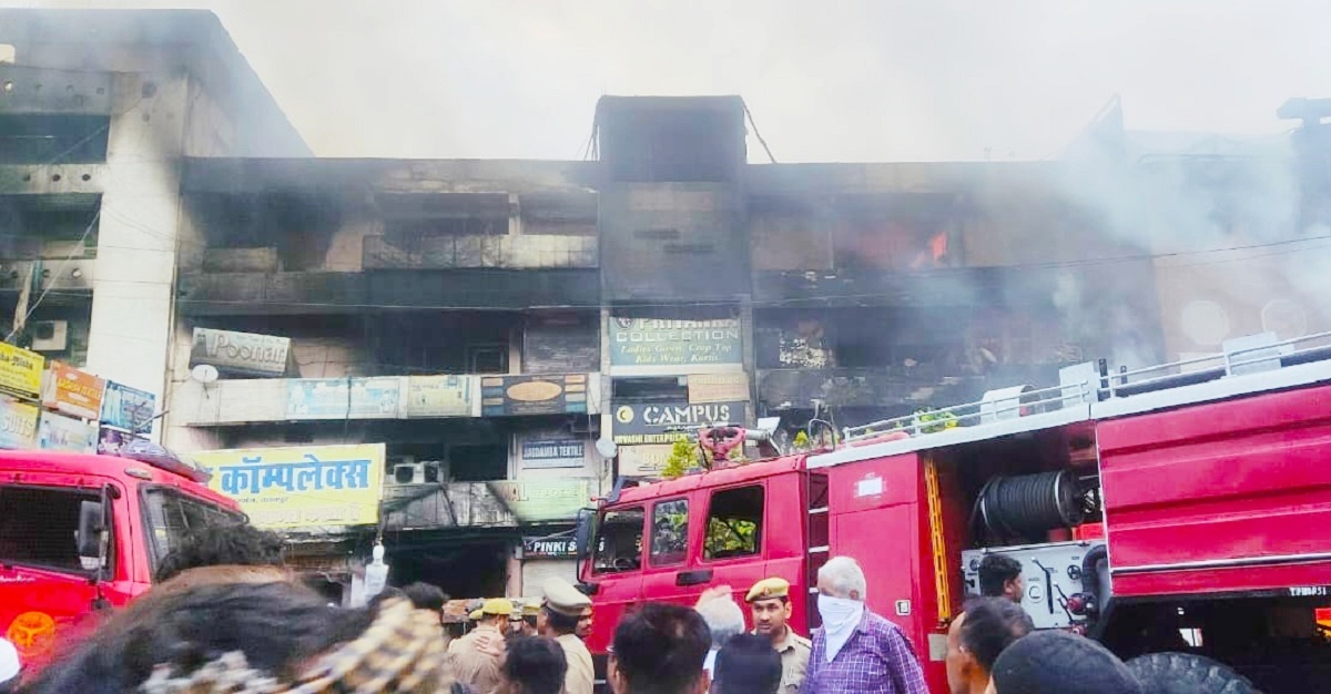 Kanpur Fire : Fierce fire in tower of Hamraj Complex, heavy damage 