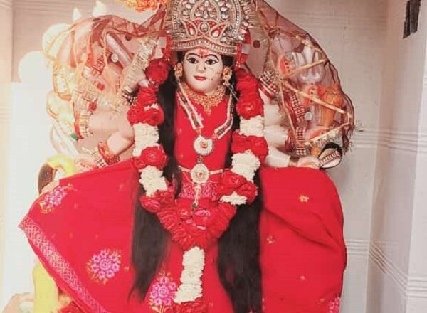 चैत्र नवरात्र : बांदा के माहेश्वरी देवी मंदिर में उमड़ रहा भक्तों का सैलाब