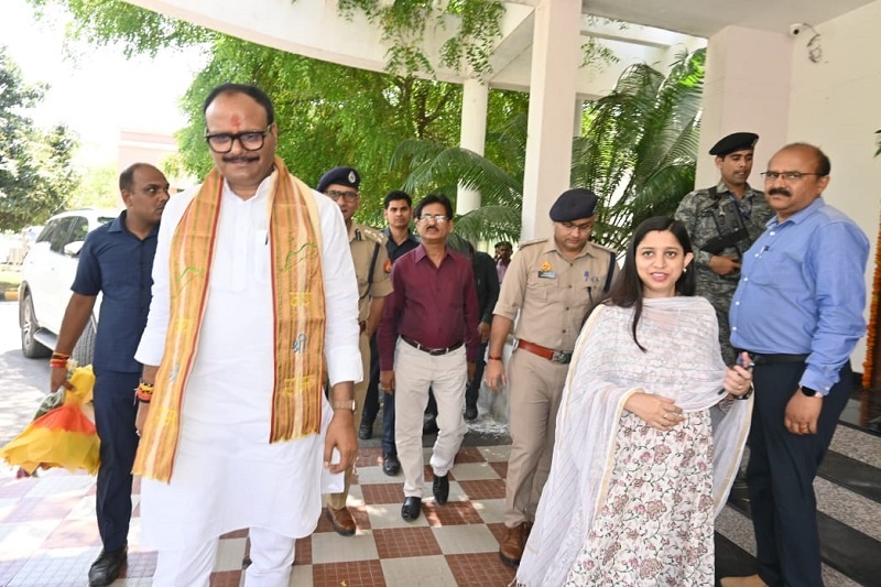 Deputy CM Brajesh Pathak said, advocates encourage troubled people to live