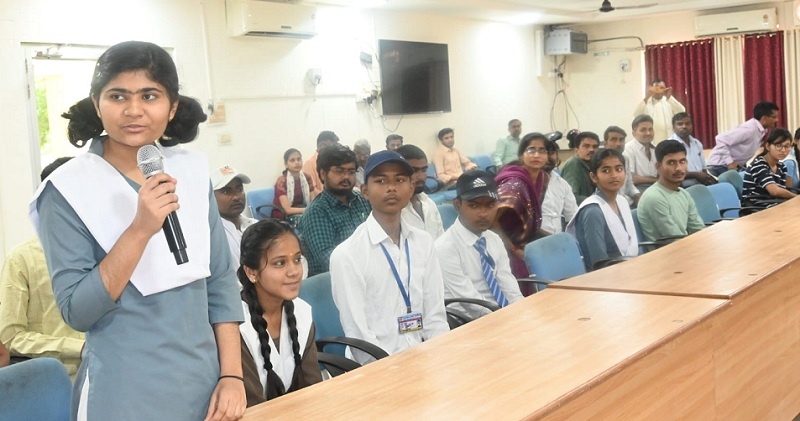 Banda DM Durga Shakti Nagpal honored meritorious students