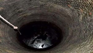 Fed up with mother-in-law in Banda, daughter-in-law jumped into the well with her innocent daughter, death of both