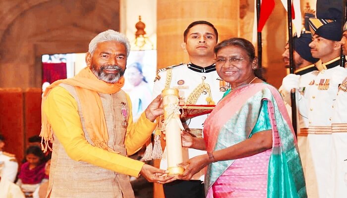Banda's Umashankar Pandey received Padma Shri award at hands of President 