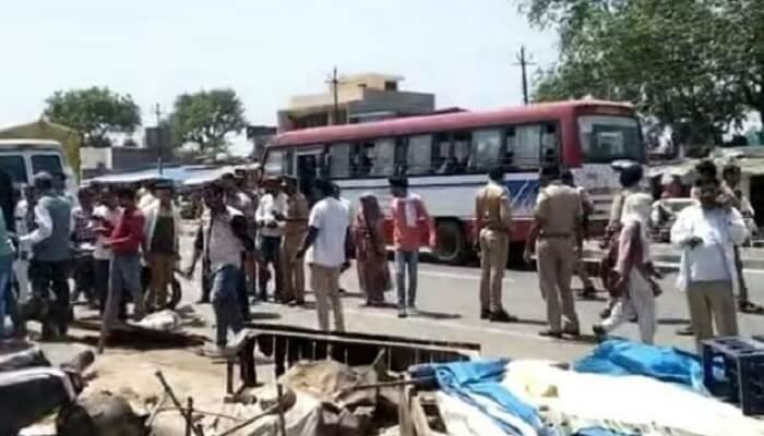 सीतापुर  में अनियंत्रित रोडवेज बस ने लोगों को रौंदा, 3 की मौत