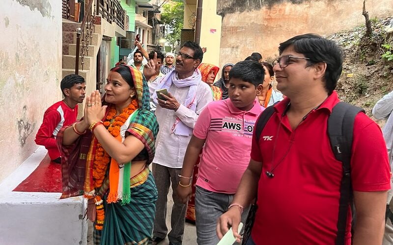 Banda body elections : Congress candidate's Adishakti dixit  public relations continues
