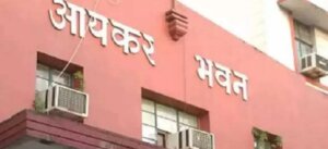 Income tax raids in Kanpur, raids on jewelers and promoters of Emerald stir