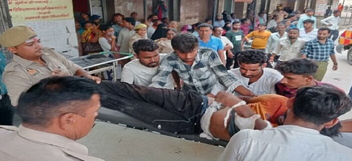 यूपी में बड़ा हादसा, 12 की मौत, सवारियों से भरे आटो पर पलटा गैस टैंकर