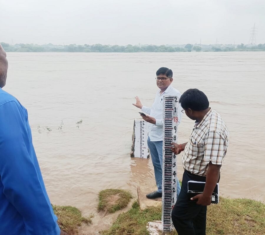 Latest update : How far and how near is water level of rivers from danger due to floods in Banda