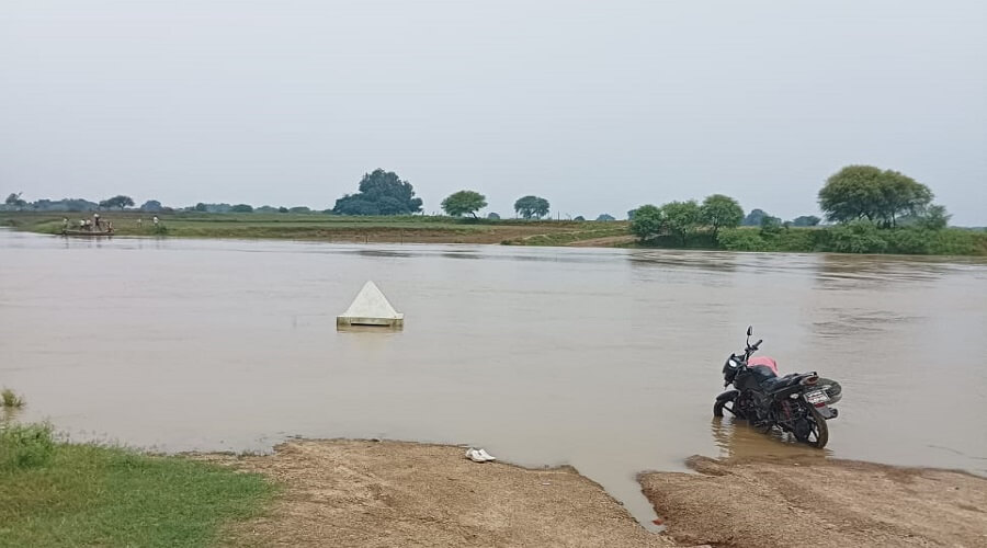 Water level of Ken river rising in Banda, close watch of administration 