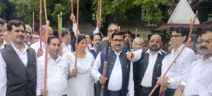 Lawyers performed Dand Puja in Banda, expressed anger over Hapur-Ghaziabad incident