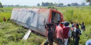 Banda : Roadways bus overturned, 25 injured including female constable posted in Banda